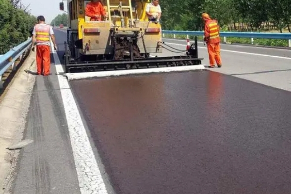 Construction method of modified asphalt pavement_1
